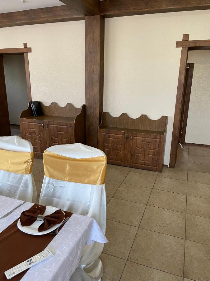 Hotel Grant Pesochin Esterno foto