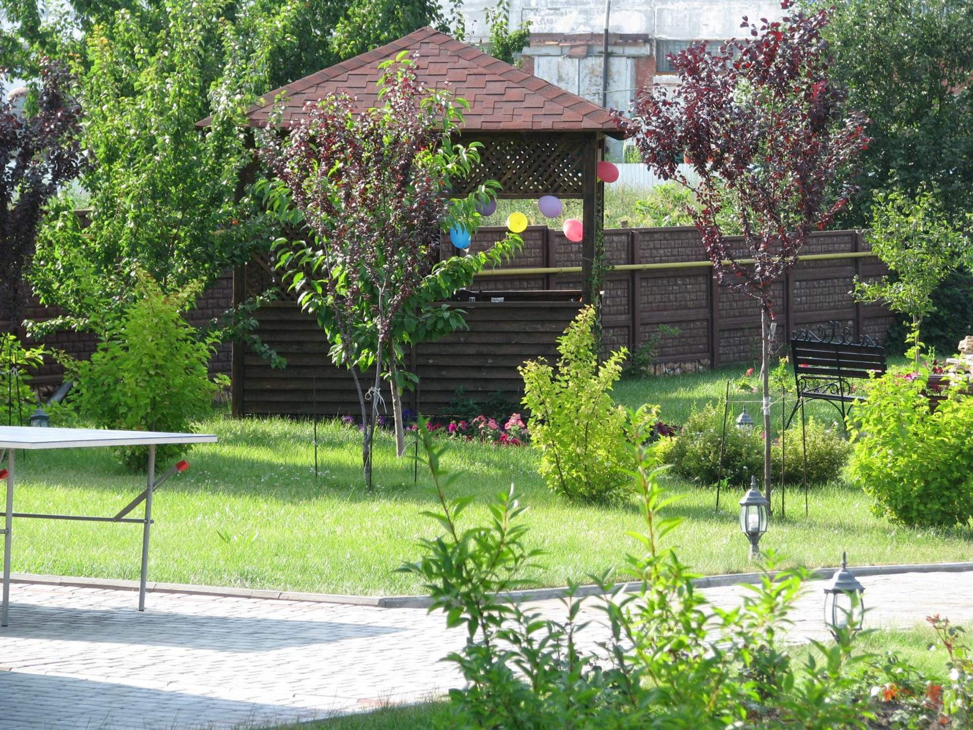 Hotel Grant Pesochin Esterno foto