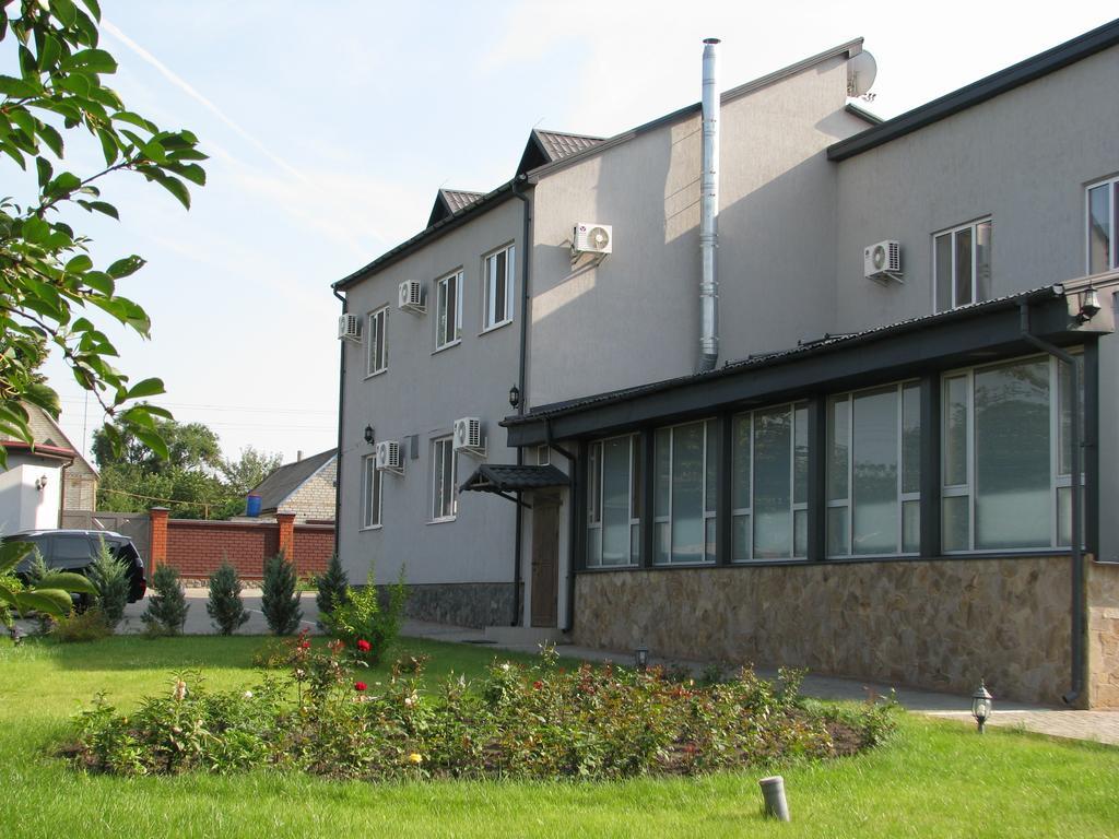 Hotel Grant Pesochin Esterno foto