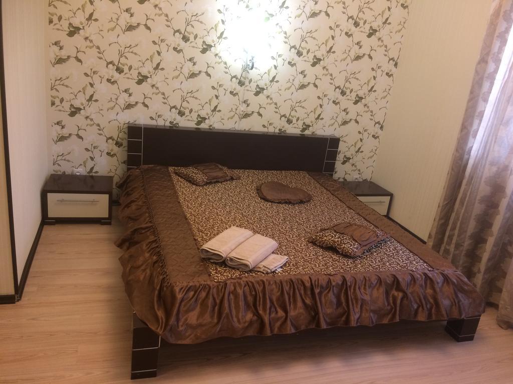 Hotel Grant Pesochin Esterno foto