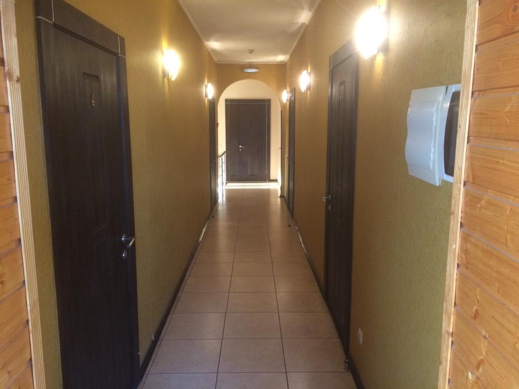 Hotel Grant Pesochin Esterno foto