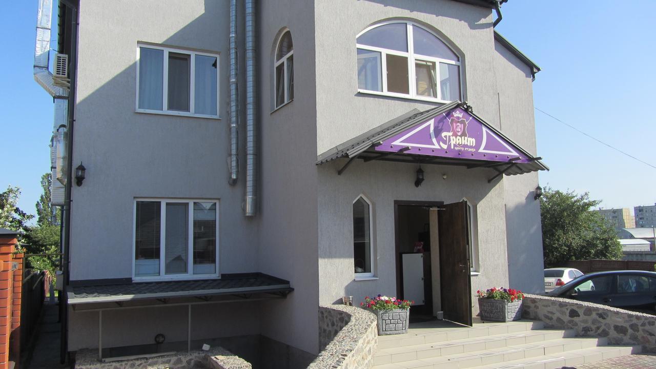 Hotel Grant Pesochin Esterno foto
