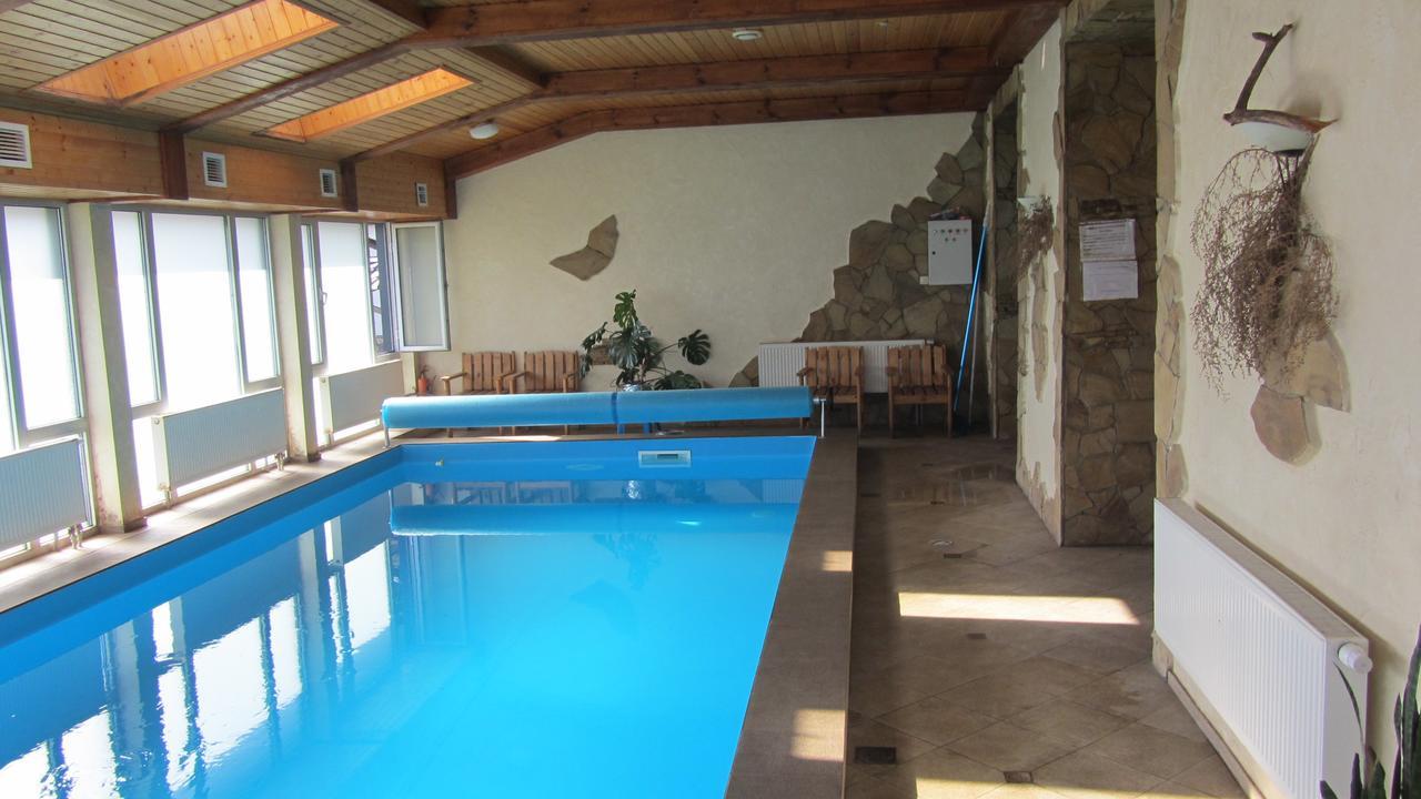 Hotel Grant Pesochin Esterno foto